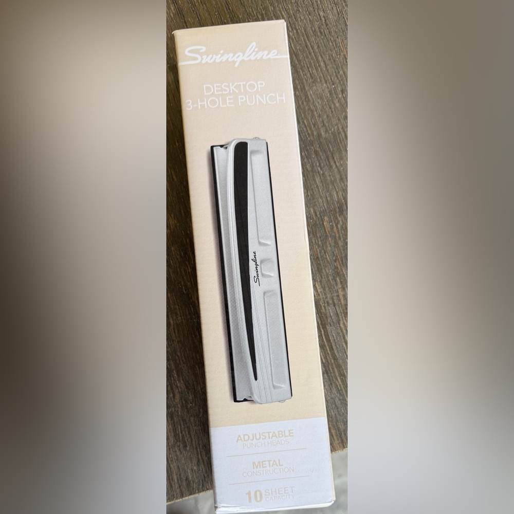 Swingline 3 Hole Punch